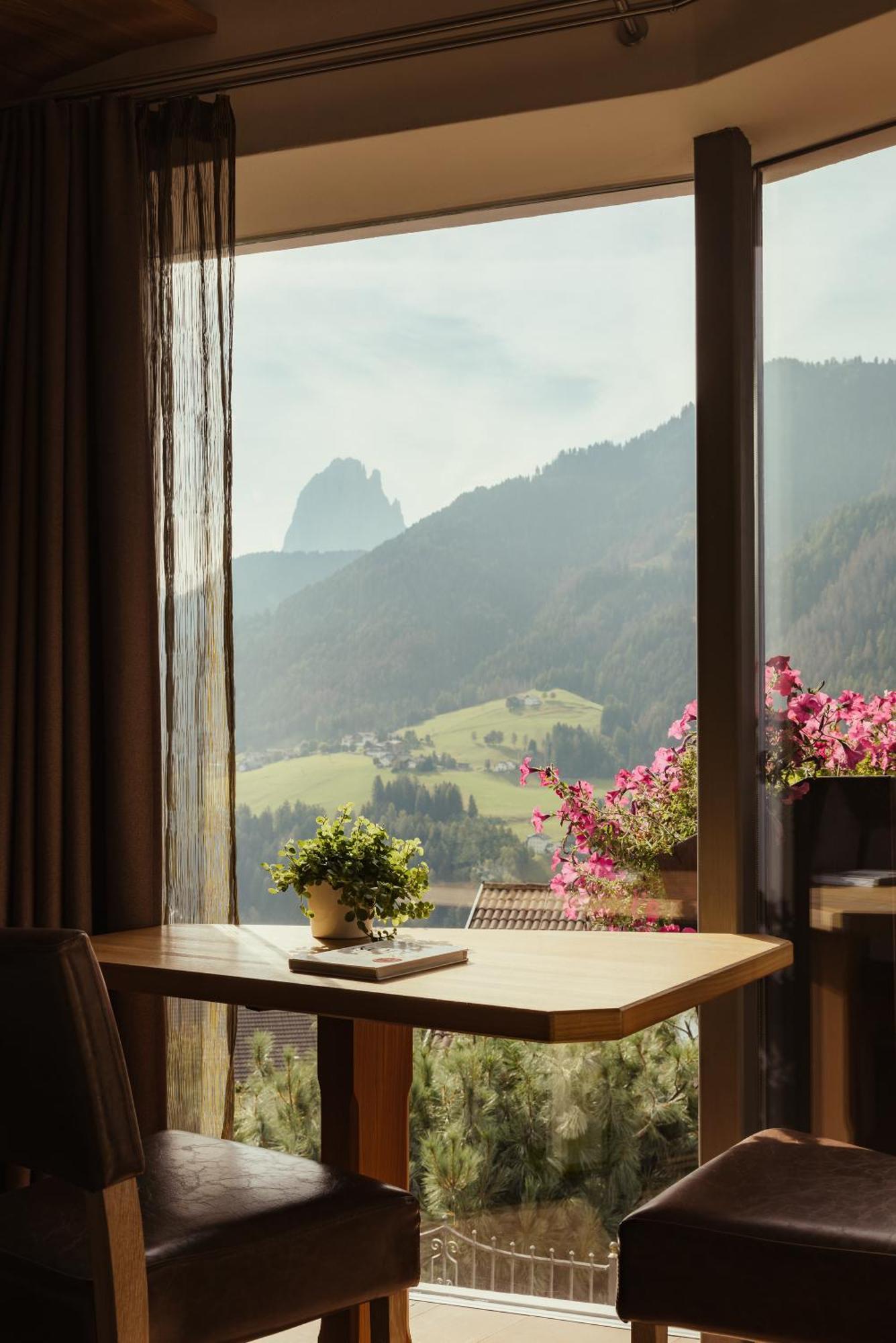 Hotel Grien Ortisei Exterior photo